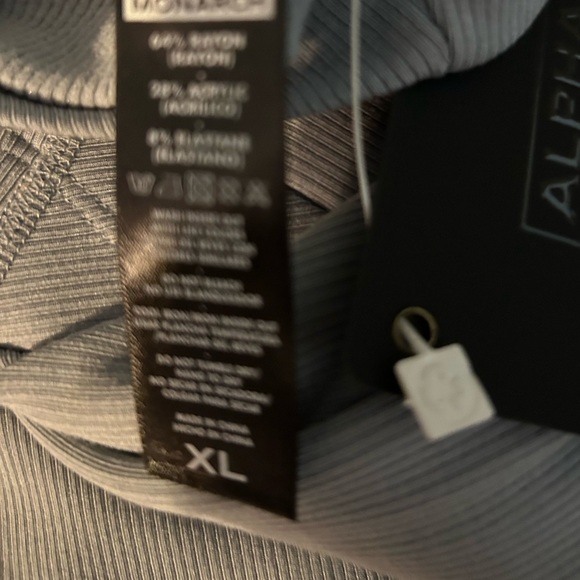 Alphalete monarch long sleeve - Picture 3 of 3